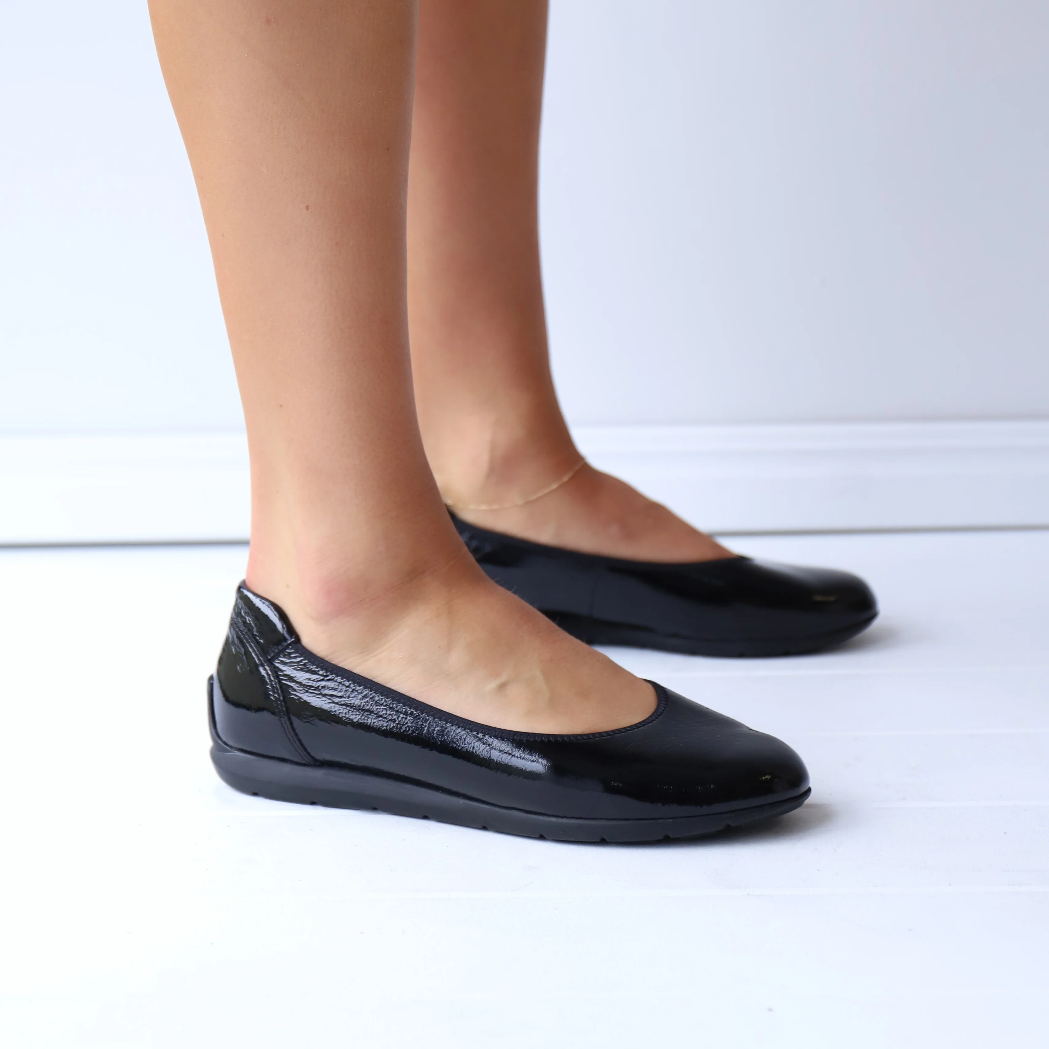 13302 Black Patent - Image 2