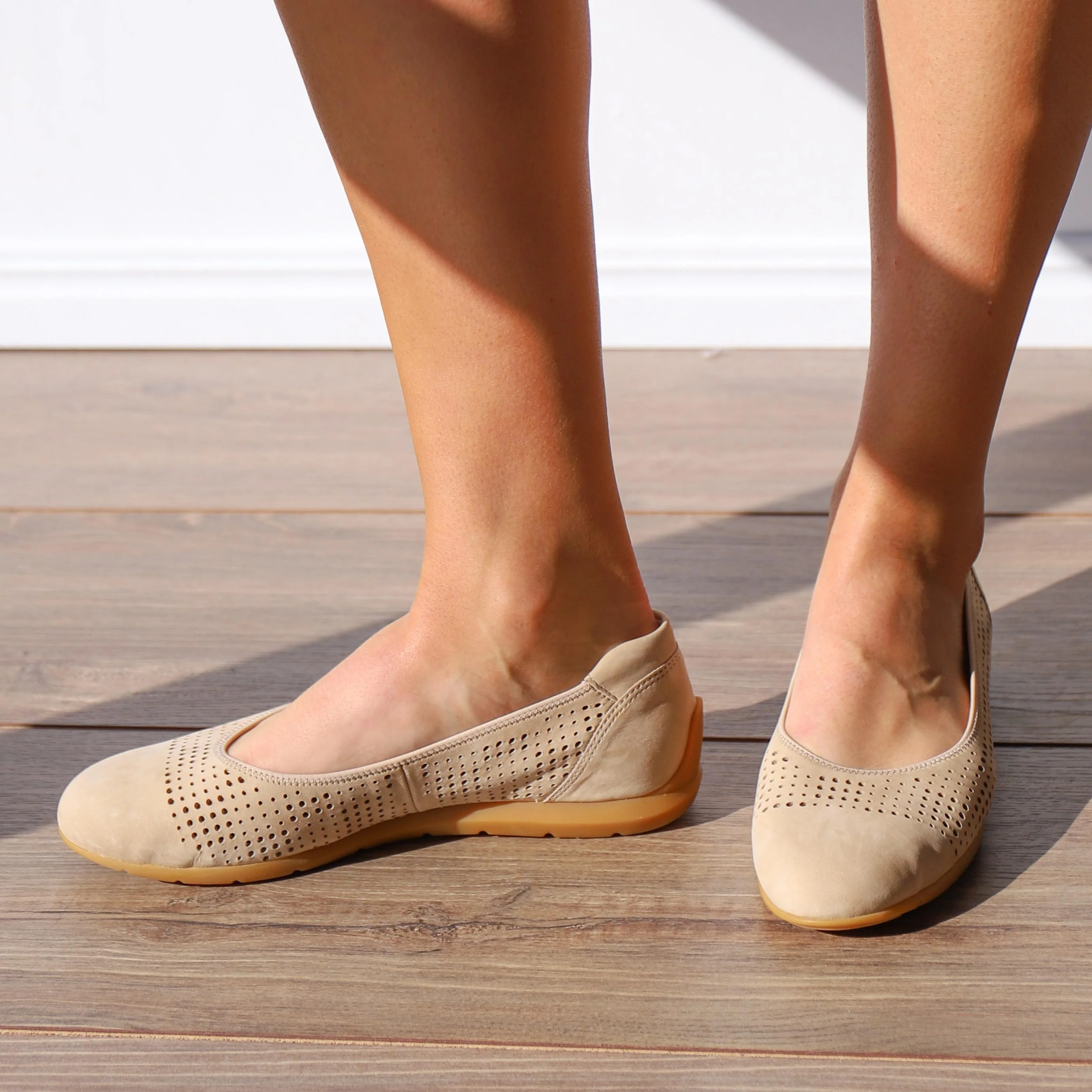 13308 Sand Nubuck - Image 2