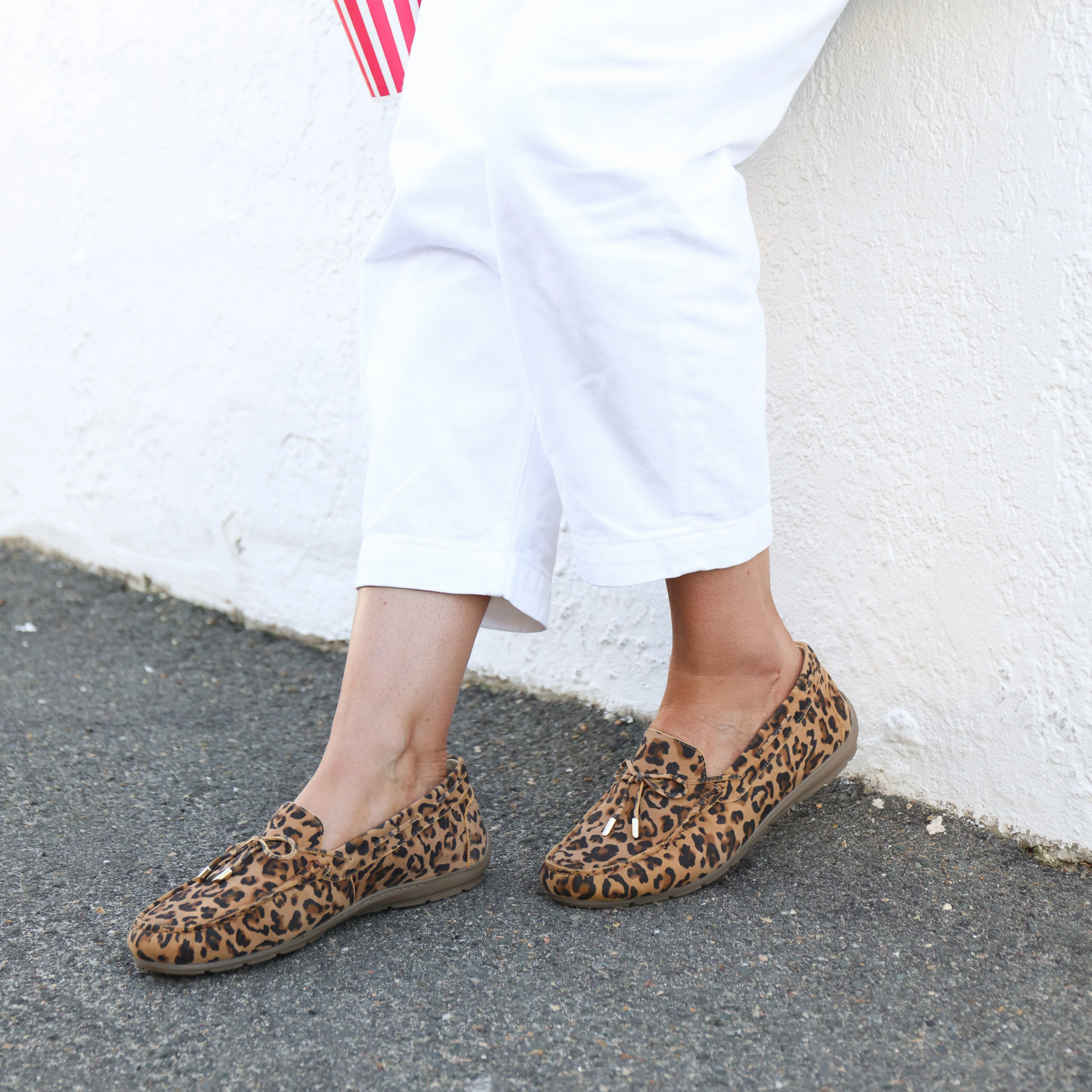 19212 Leopard Suede - Image 5