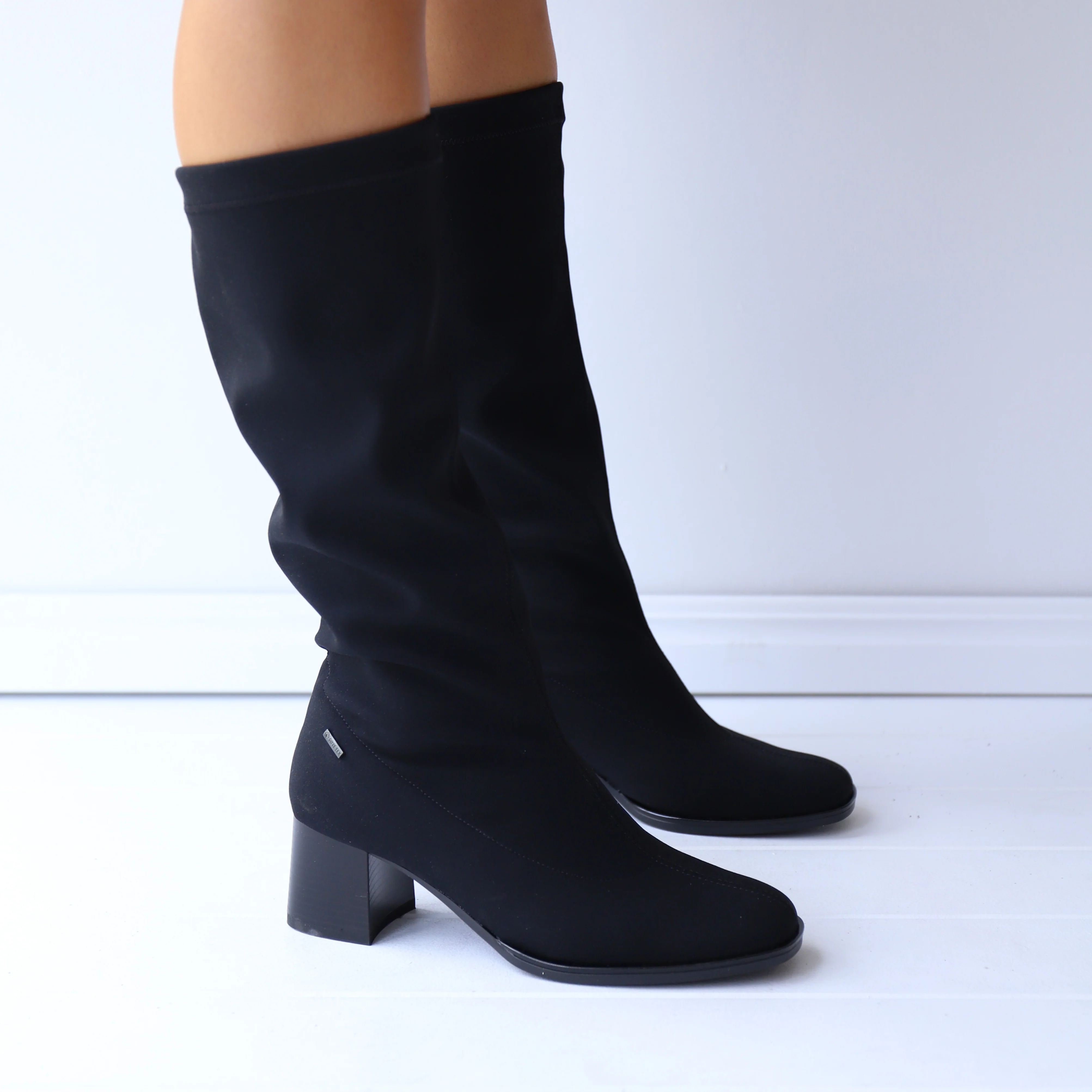 22308 Black - Image 2