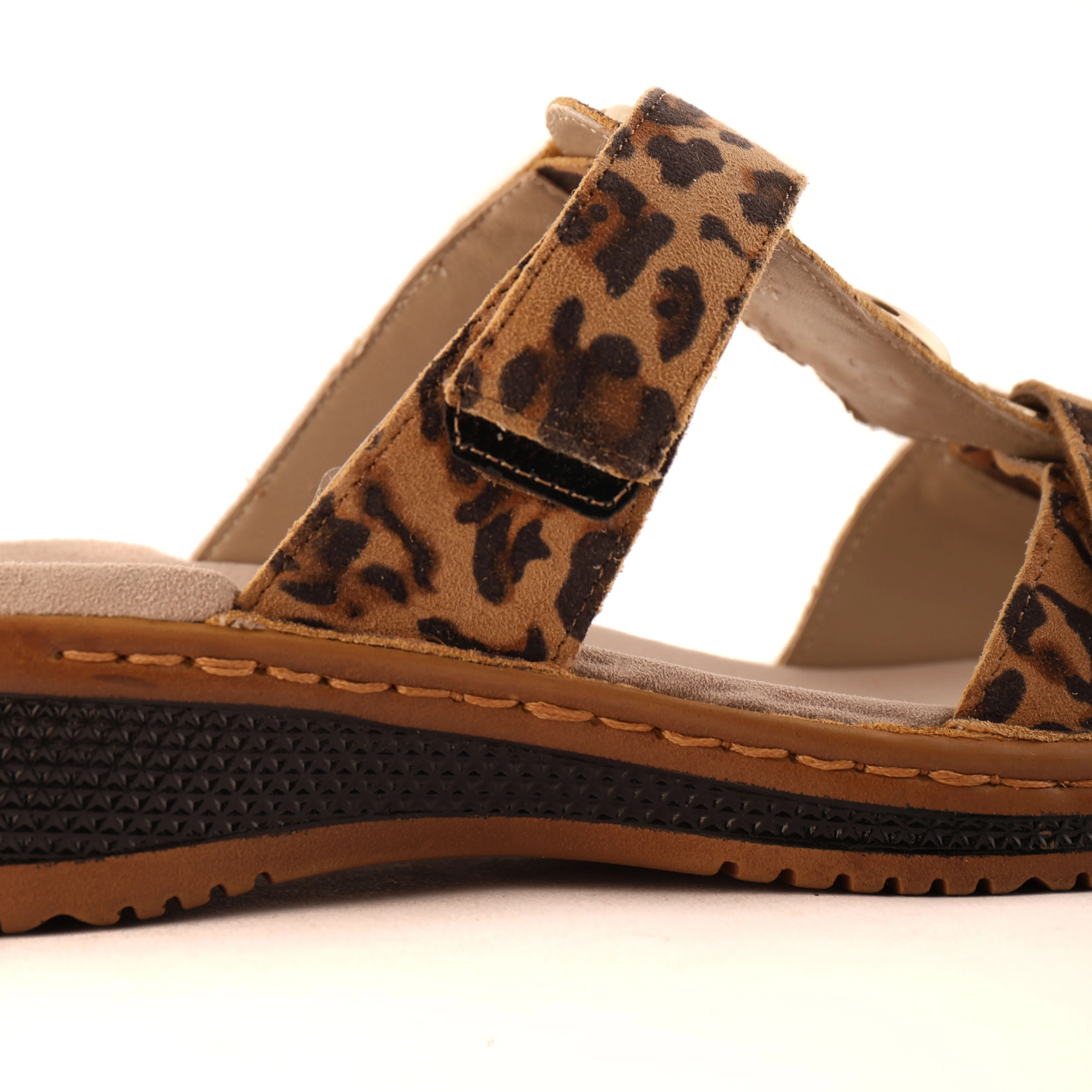 29003 Leopard Suede - Image 3