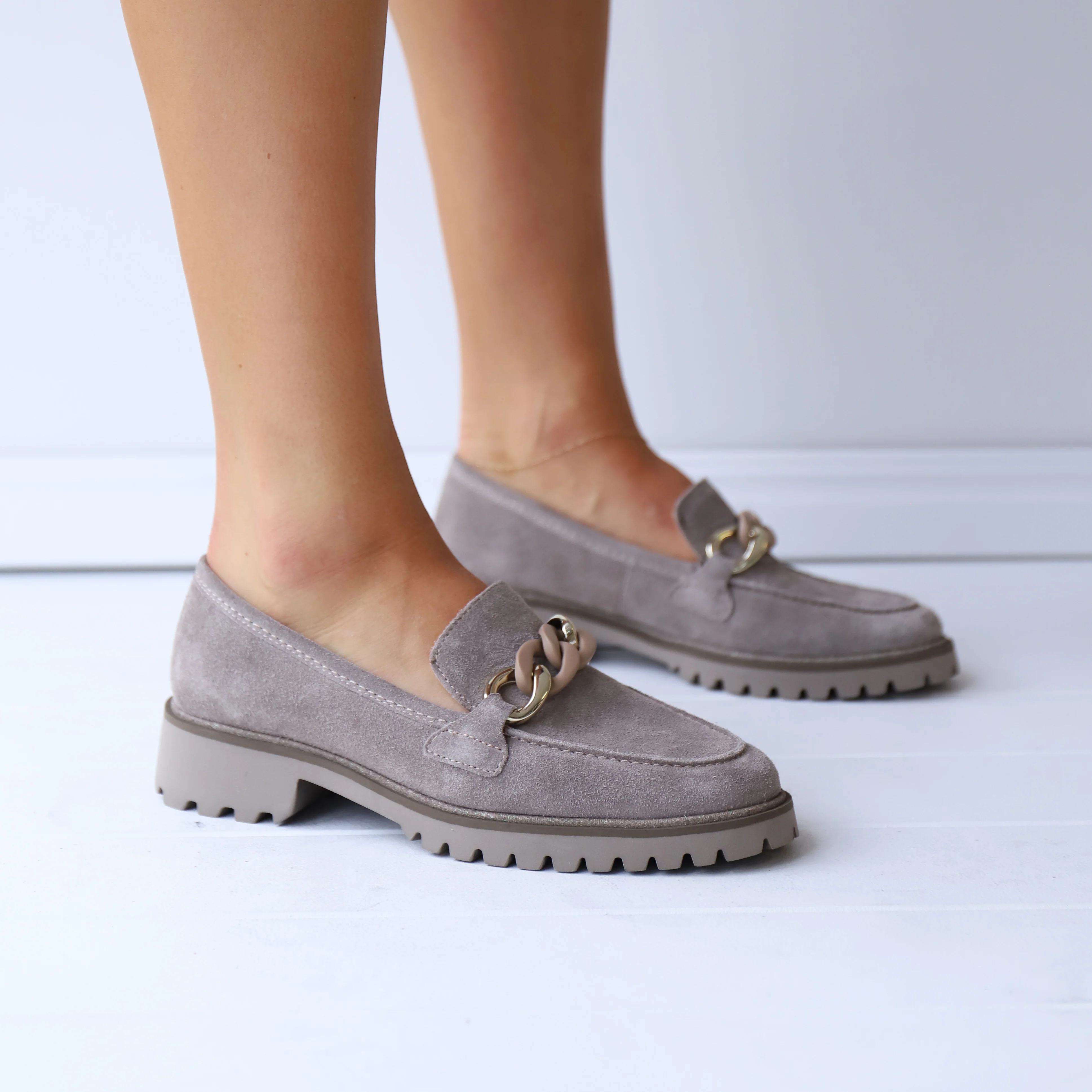 31209 Taupe Suede - Image 2