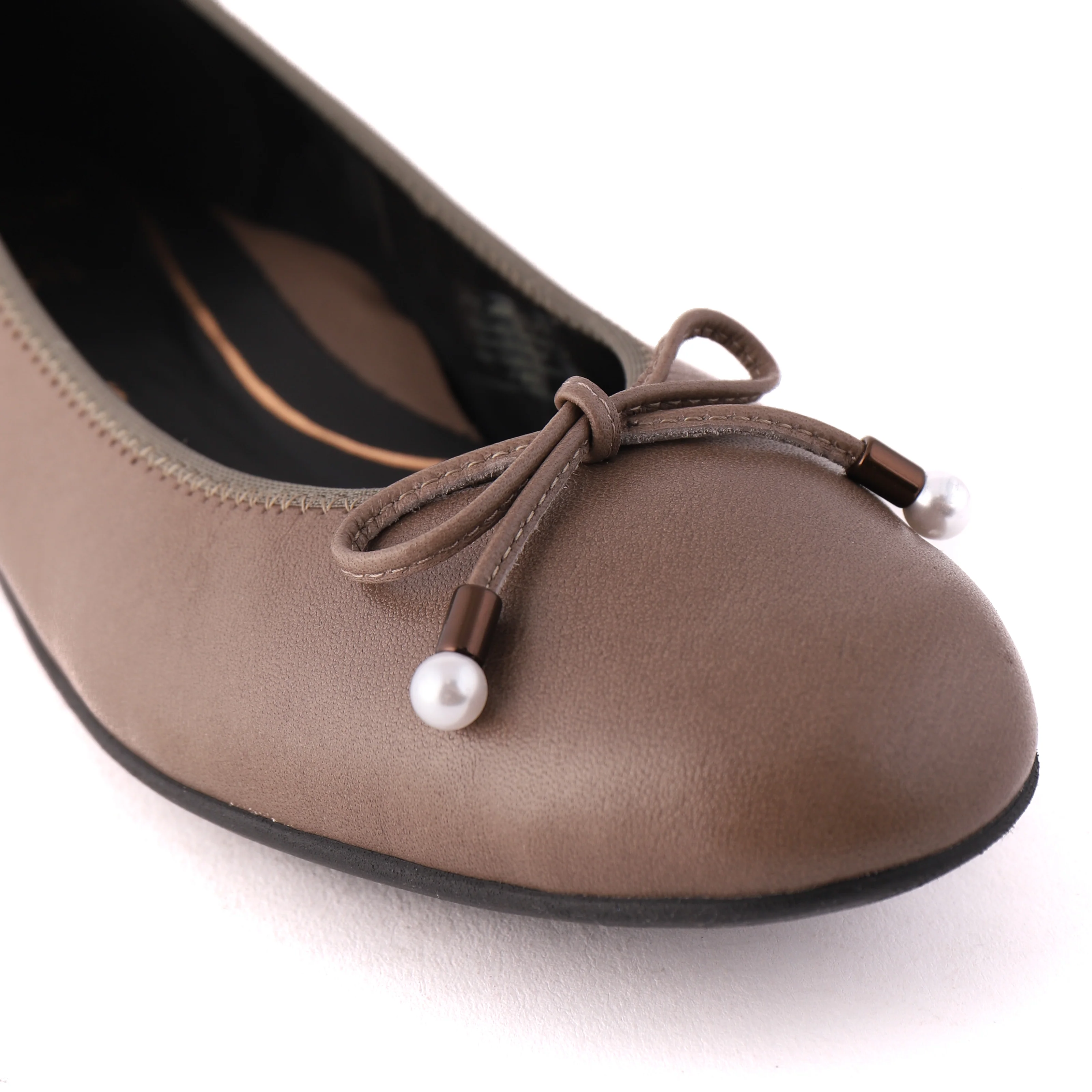 31324 Taupe Leather - Image 3