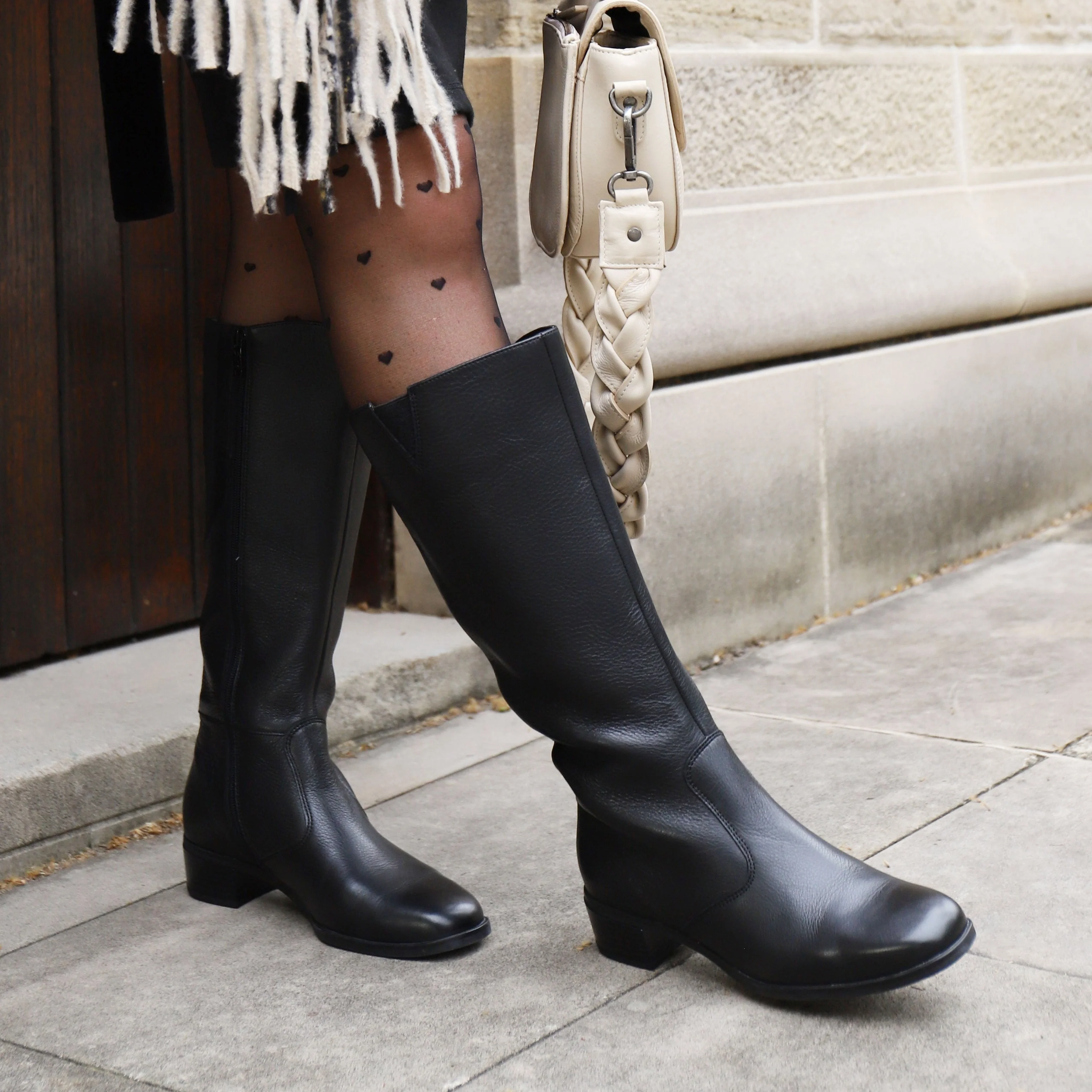 31805 Black - Image 2