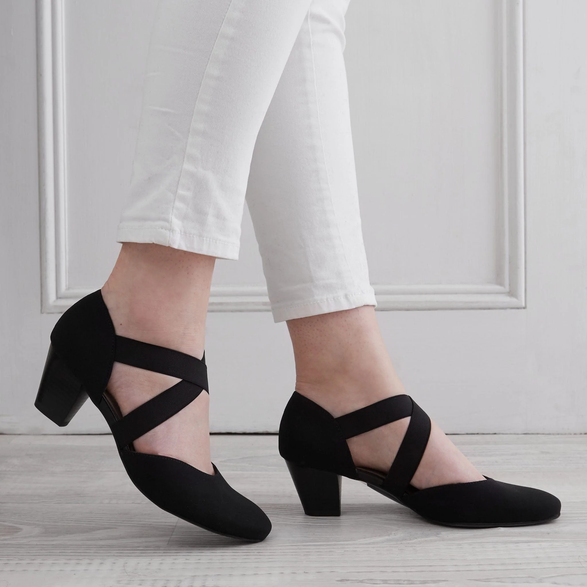 33439 Black - Image 2
