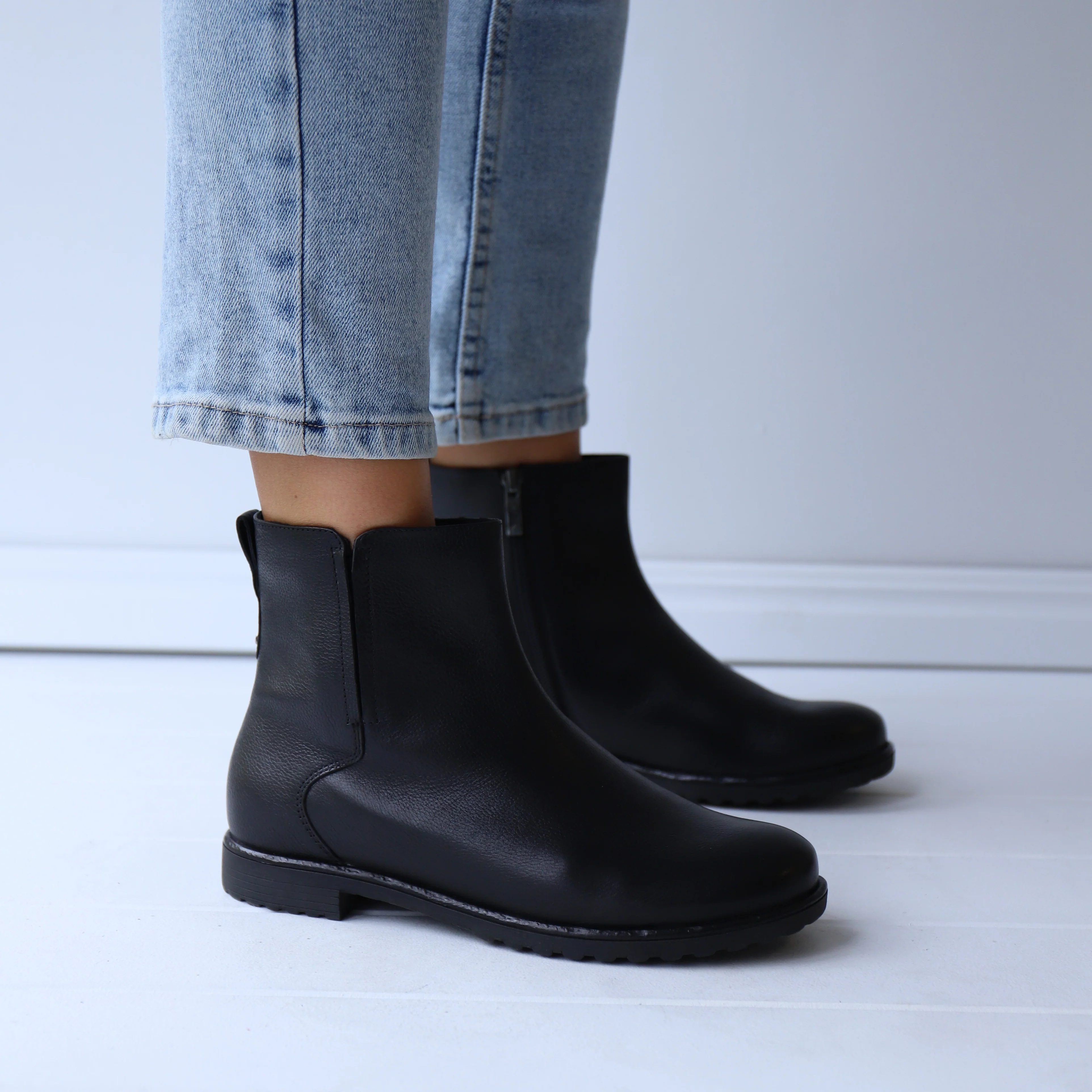 39502 Black - Image 2
