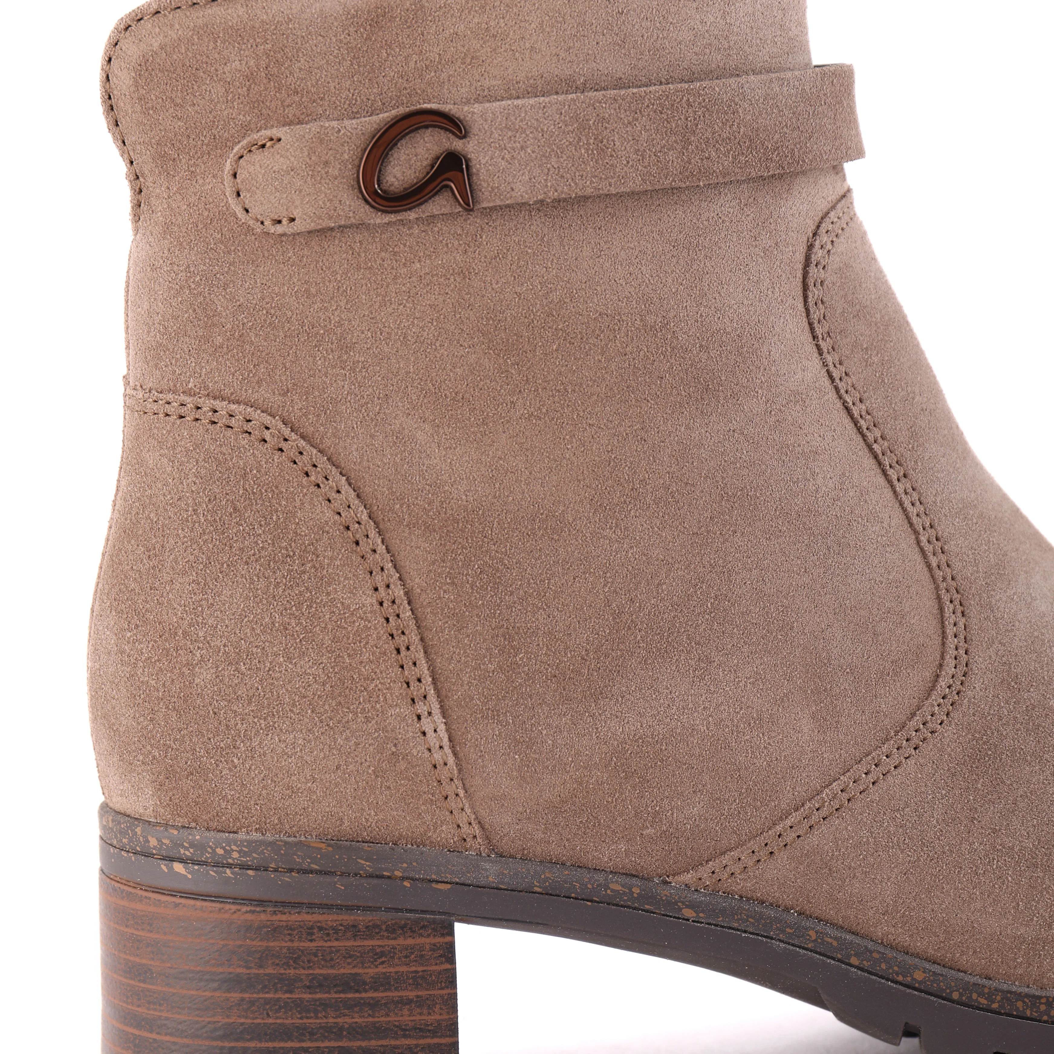 40511 Sesame Suede - Image 2