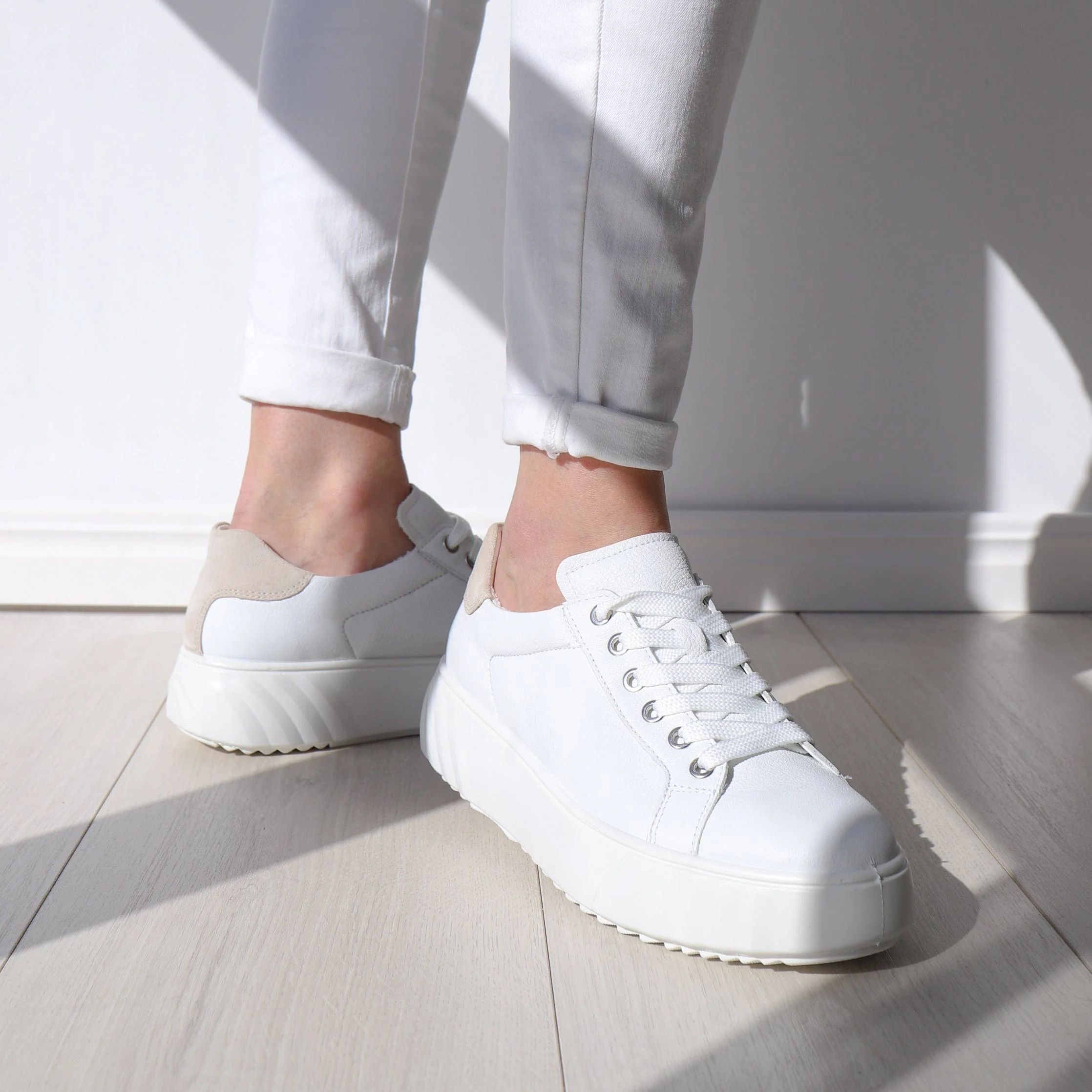 46523 White - Image 2