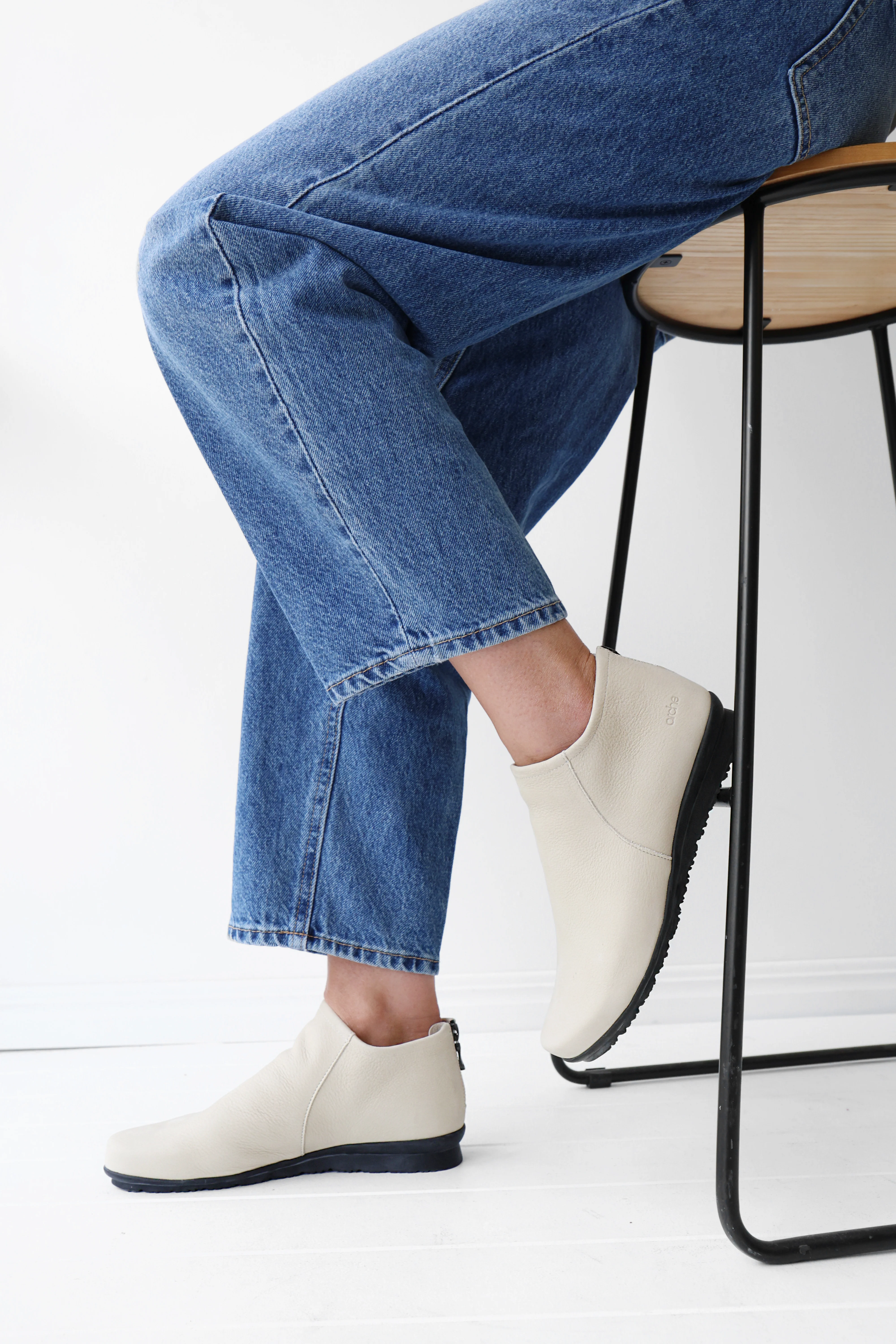 BABYQI Off White Nubuck - Image 2