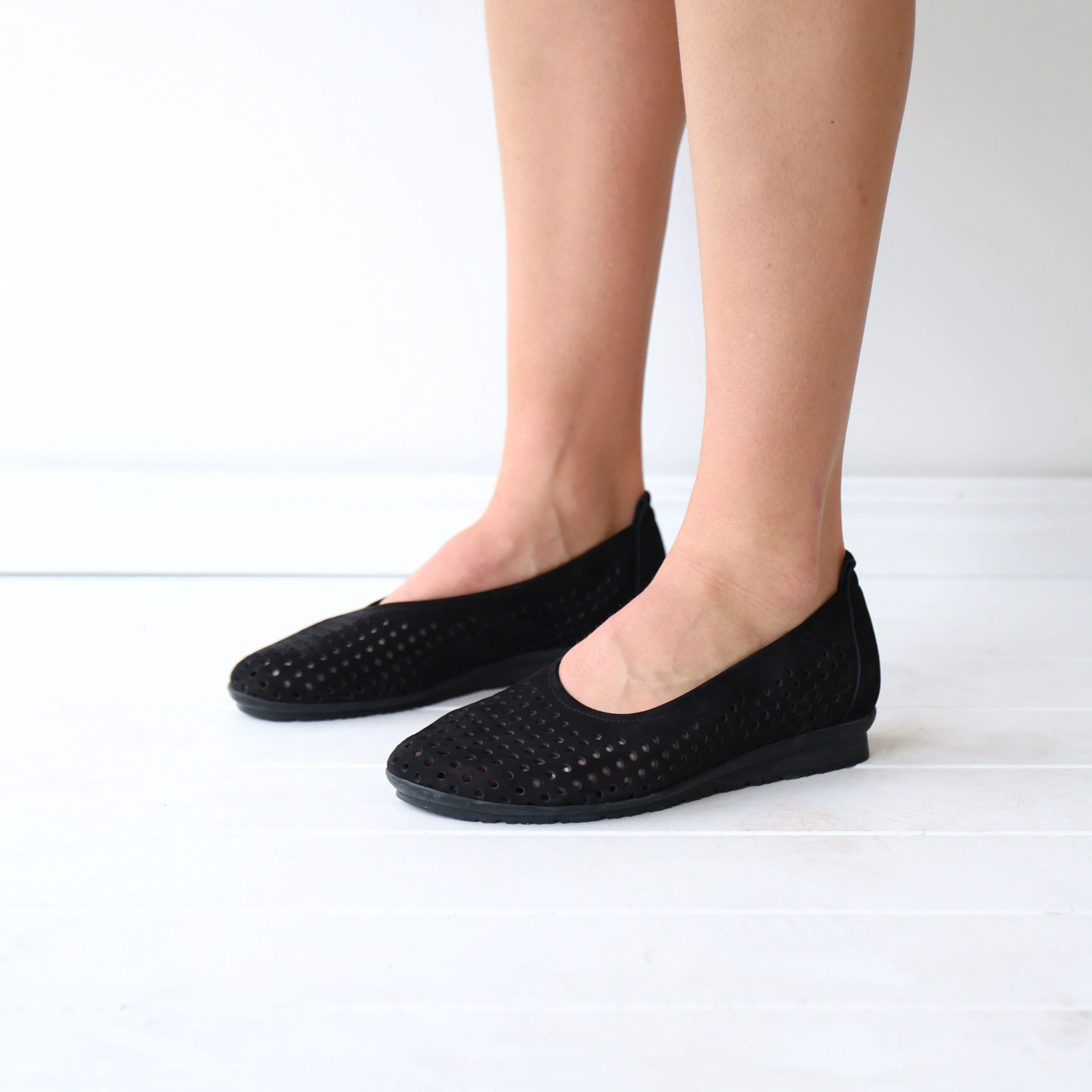 BARRIA Black Nubuck - Image 2