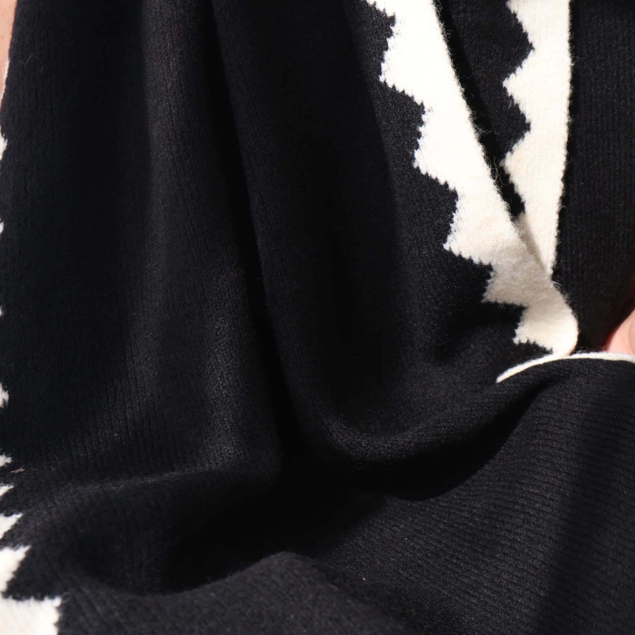 CHANEL Black - Image 2