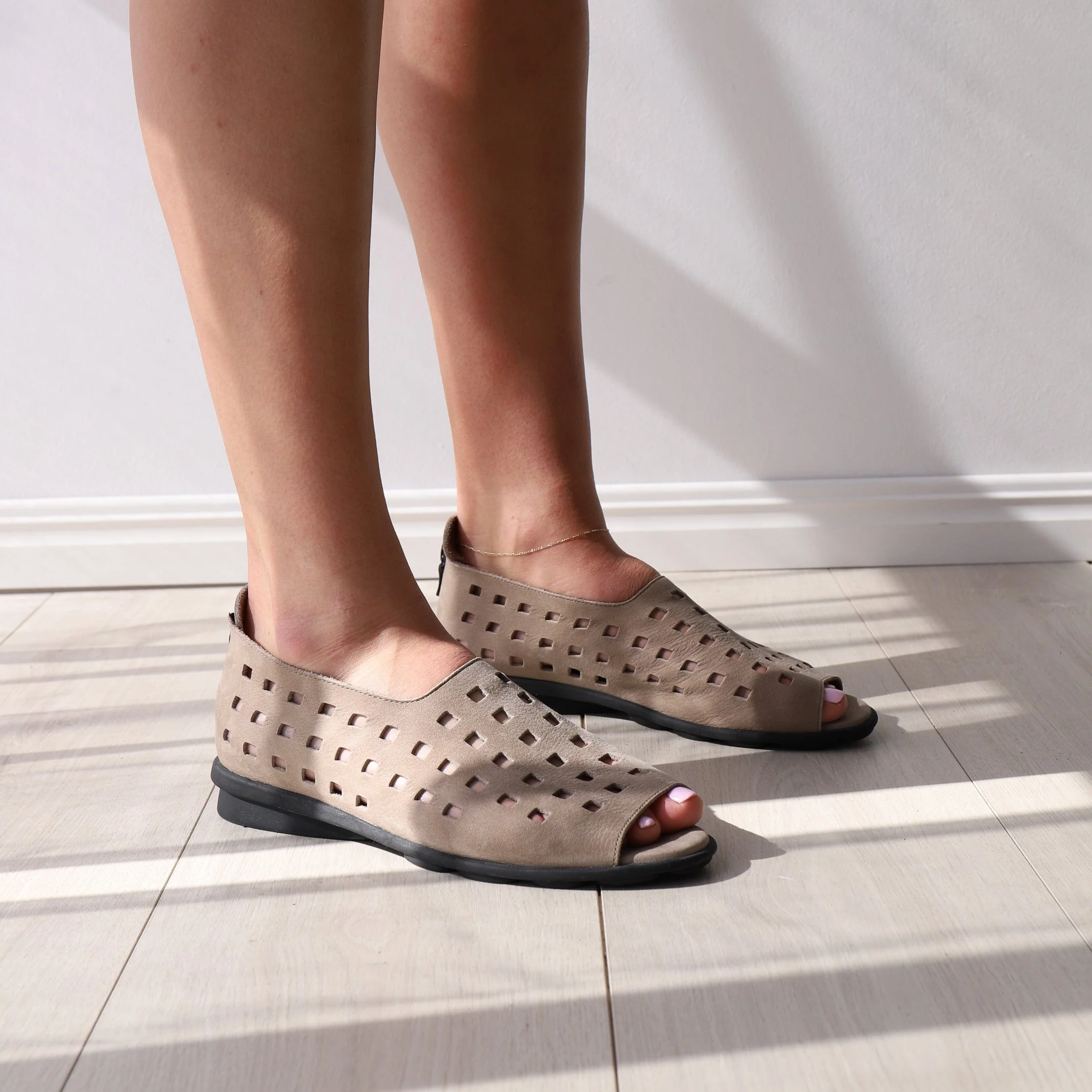 DRICK Taupe Nubuck - Image 2