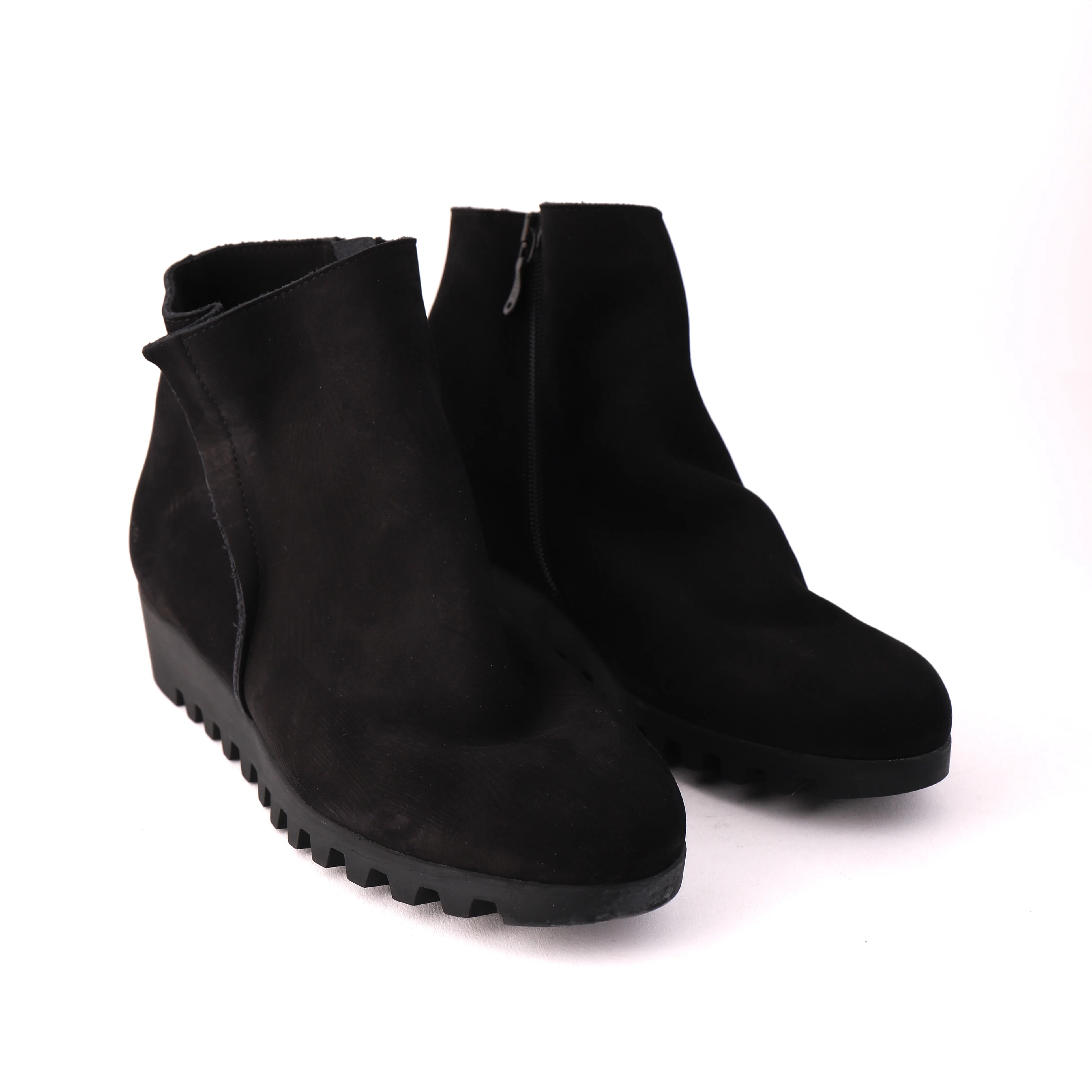 LOMHUS Black Nubuck - Image 5