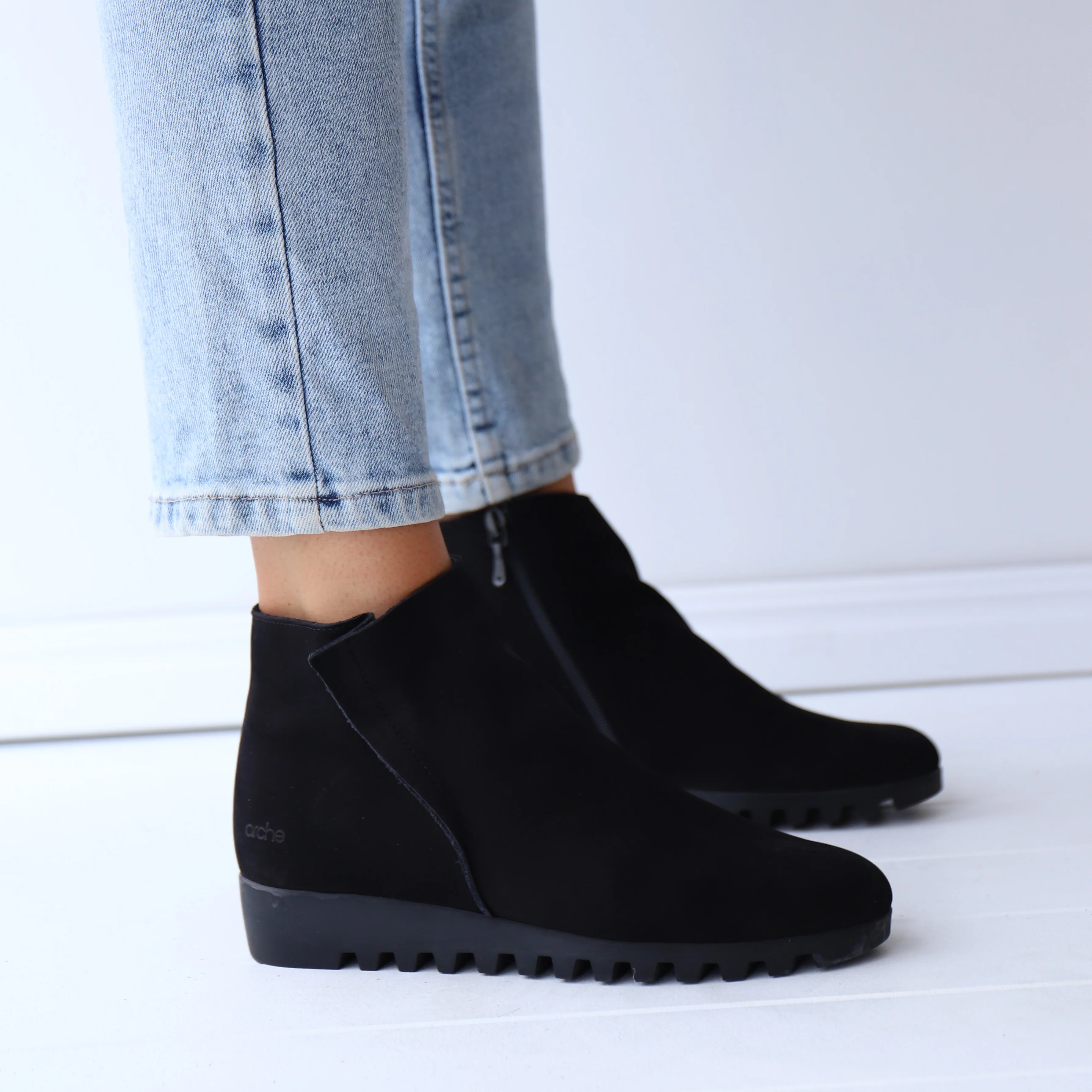 LOMHUS Black Nubuck - Image 7