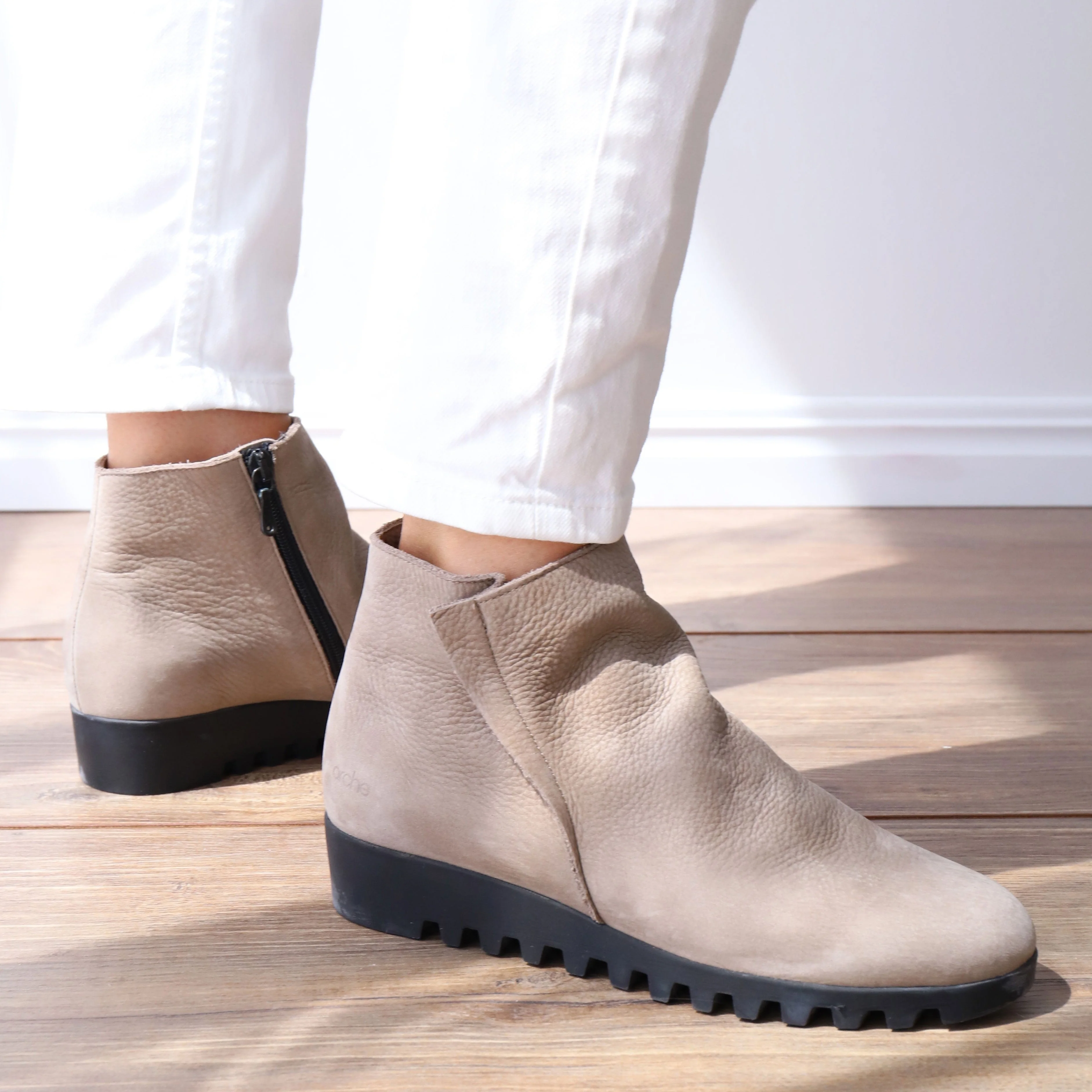 LOMHUS Taupe Nubuck - Image 3