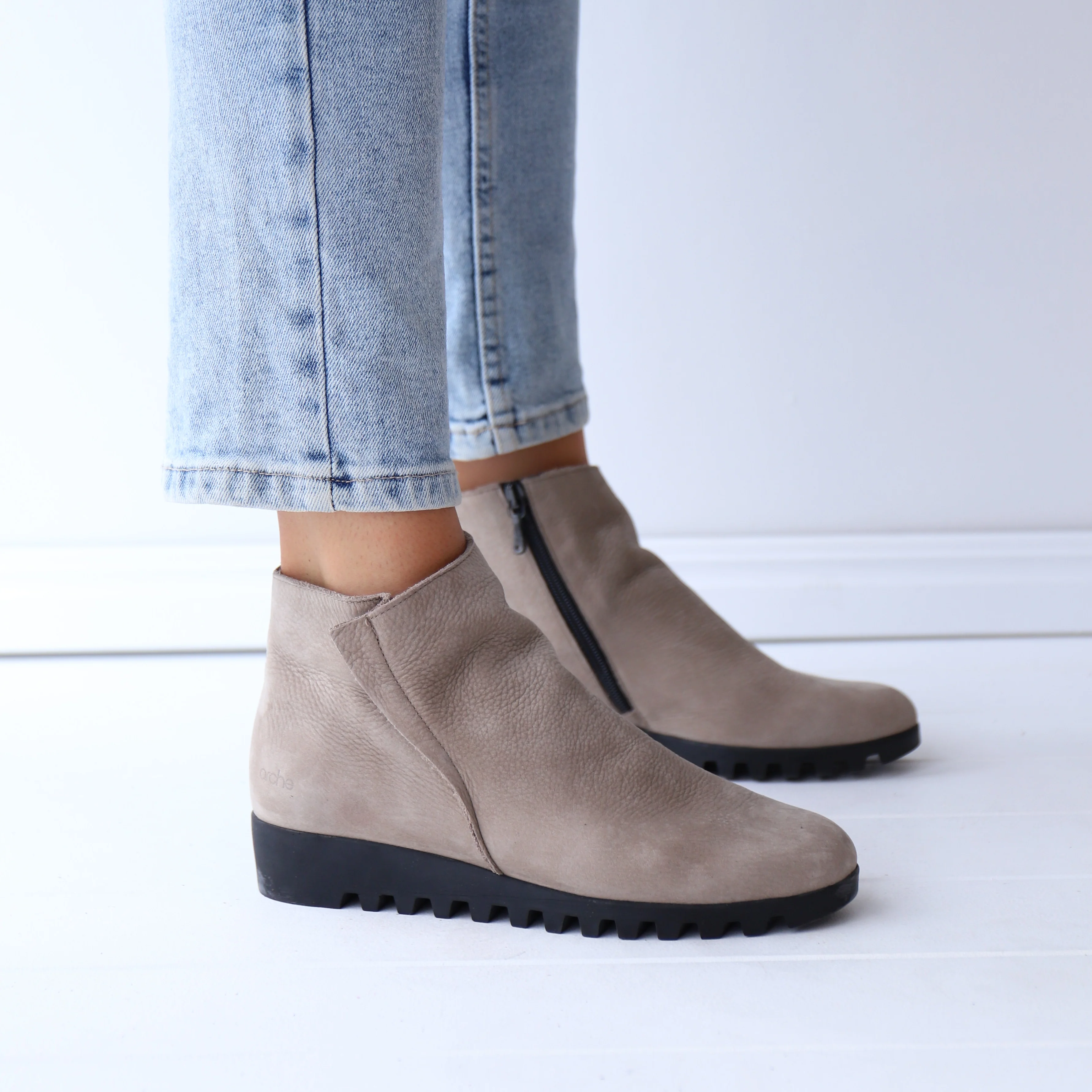 LOMHUS Taupe Nubuck - Image 6