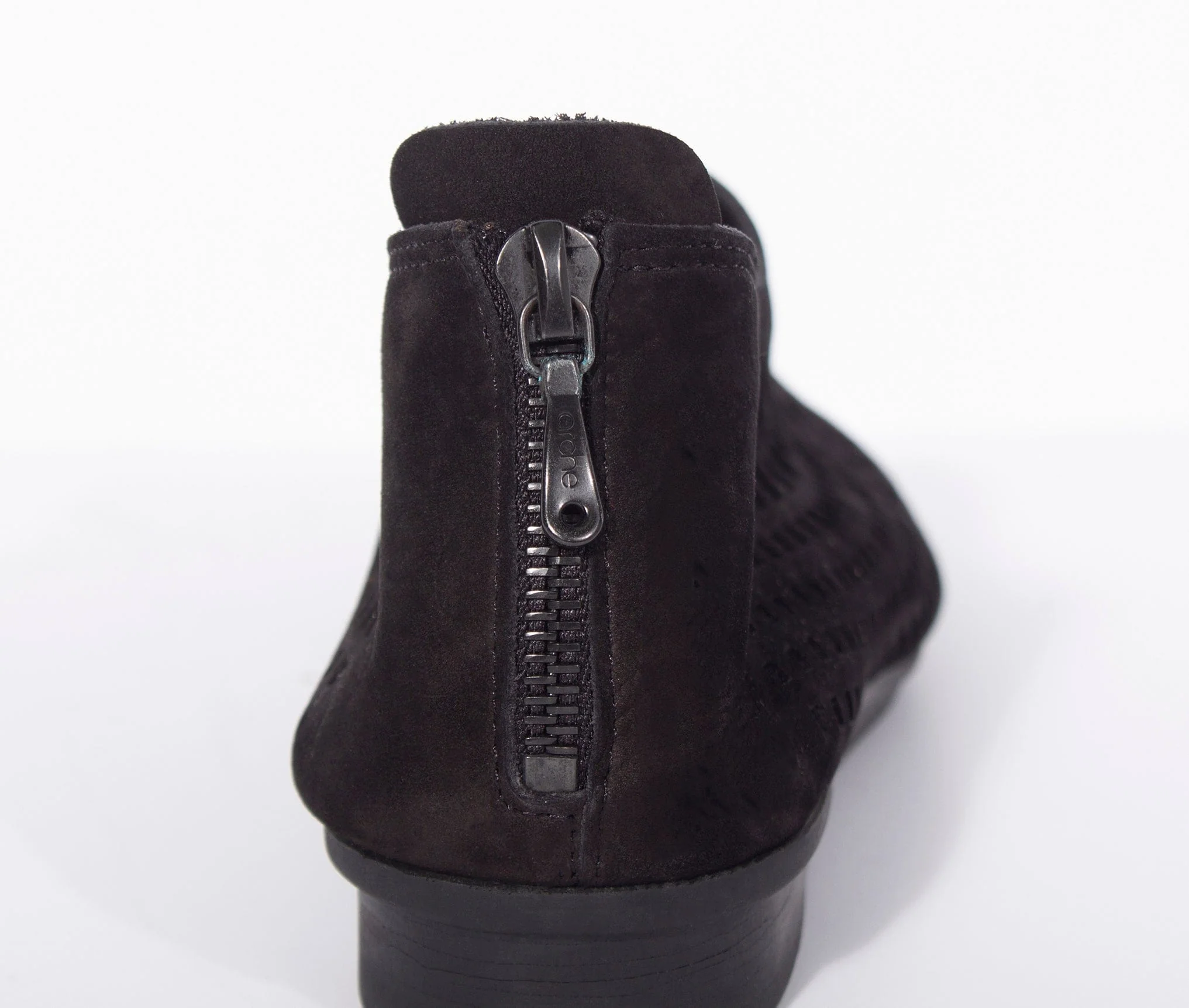 NIRICK Black Nubuck - Image 3