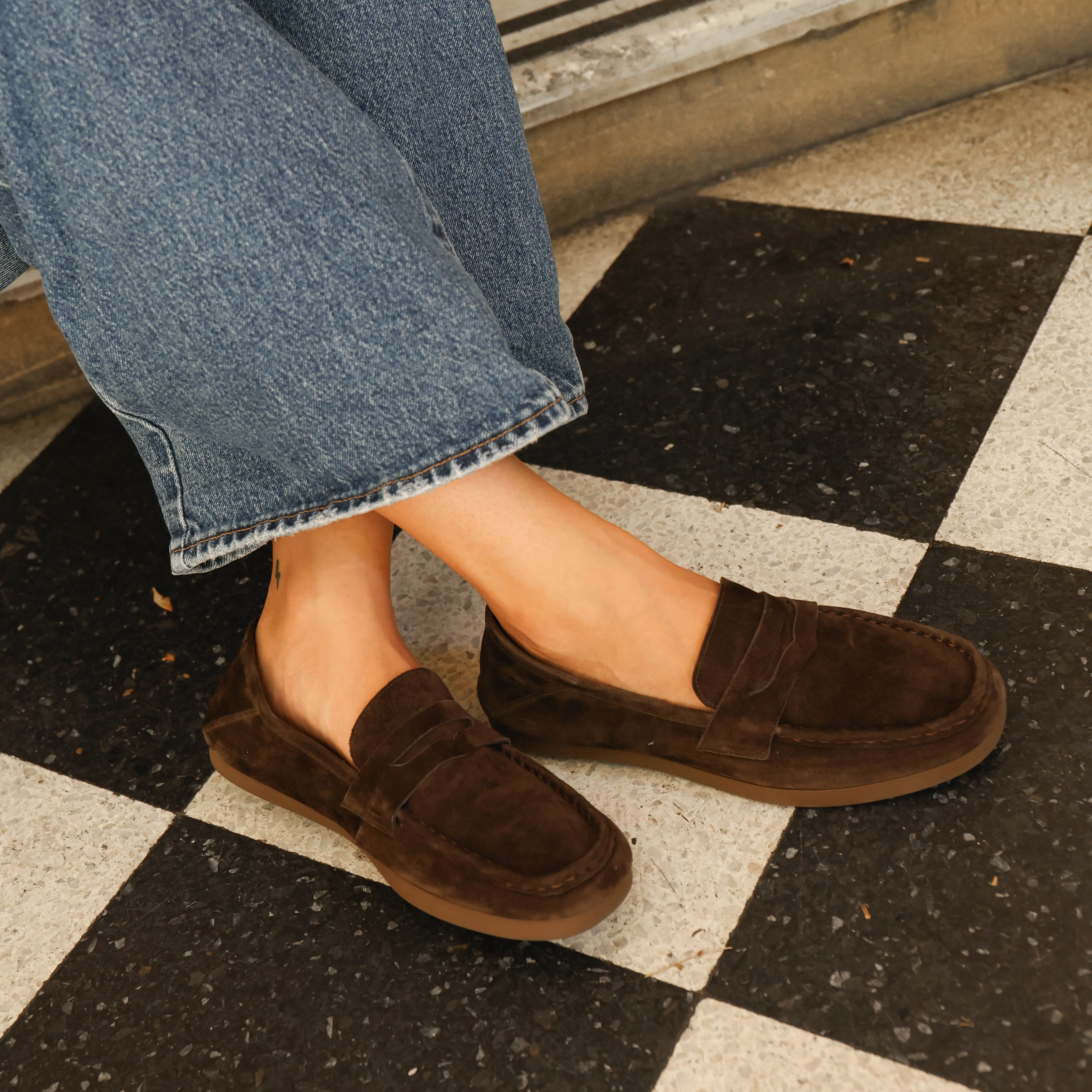 RINGO Dark Chocolate Suede - Image 5