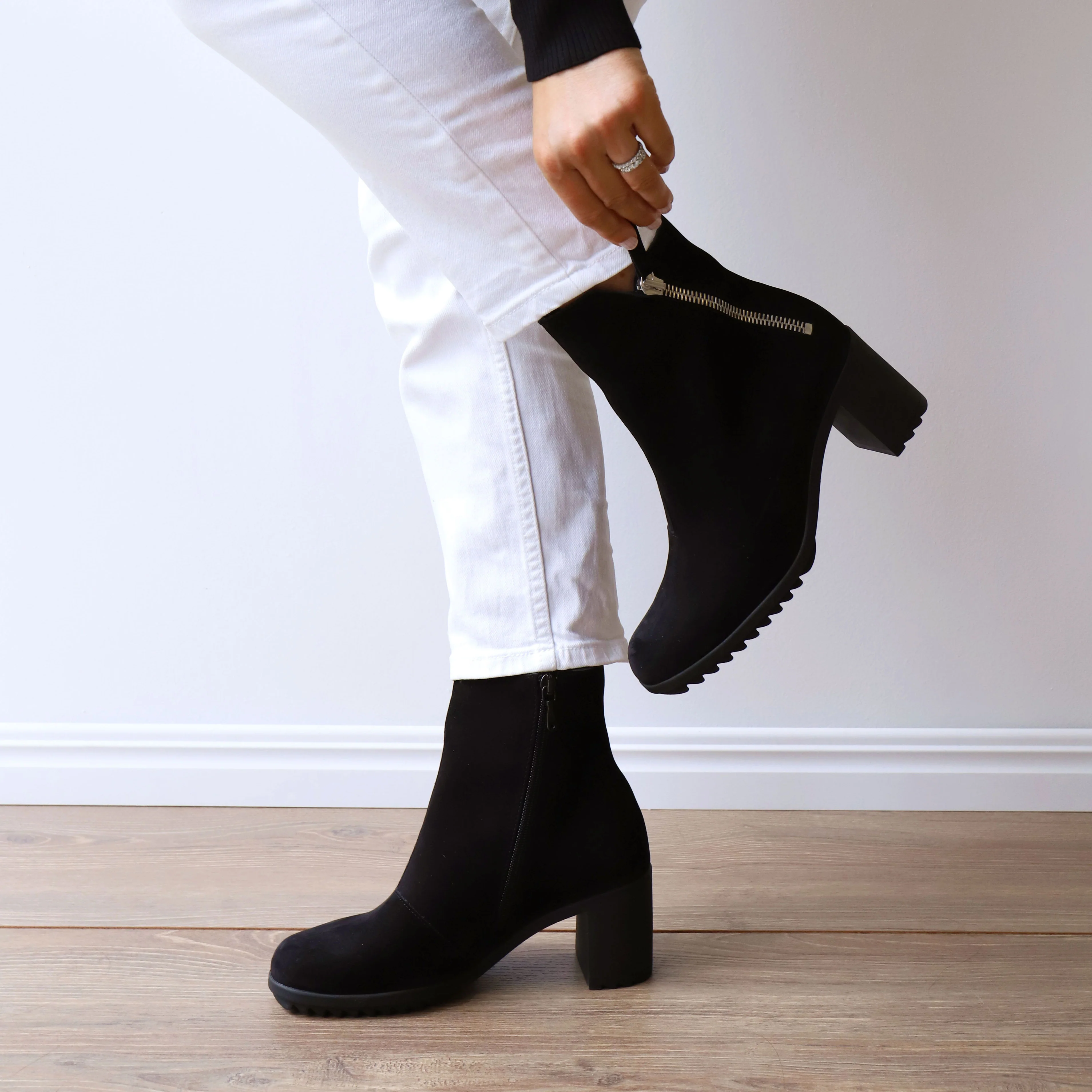 SHELBA Black Nubuck - Image 2