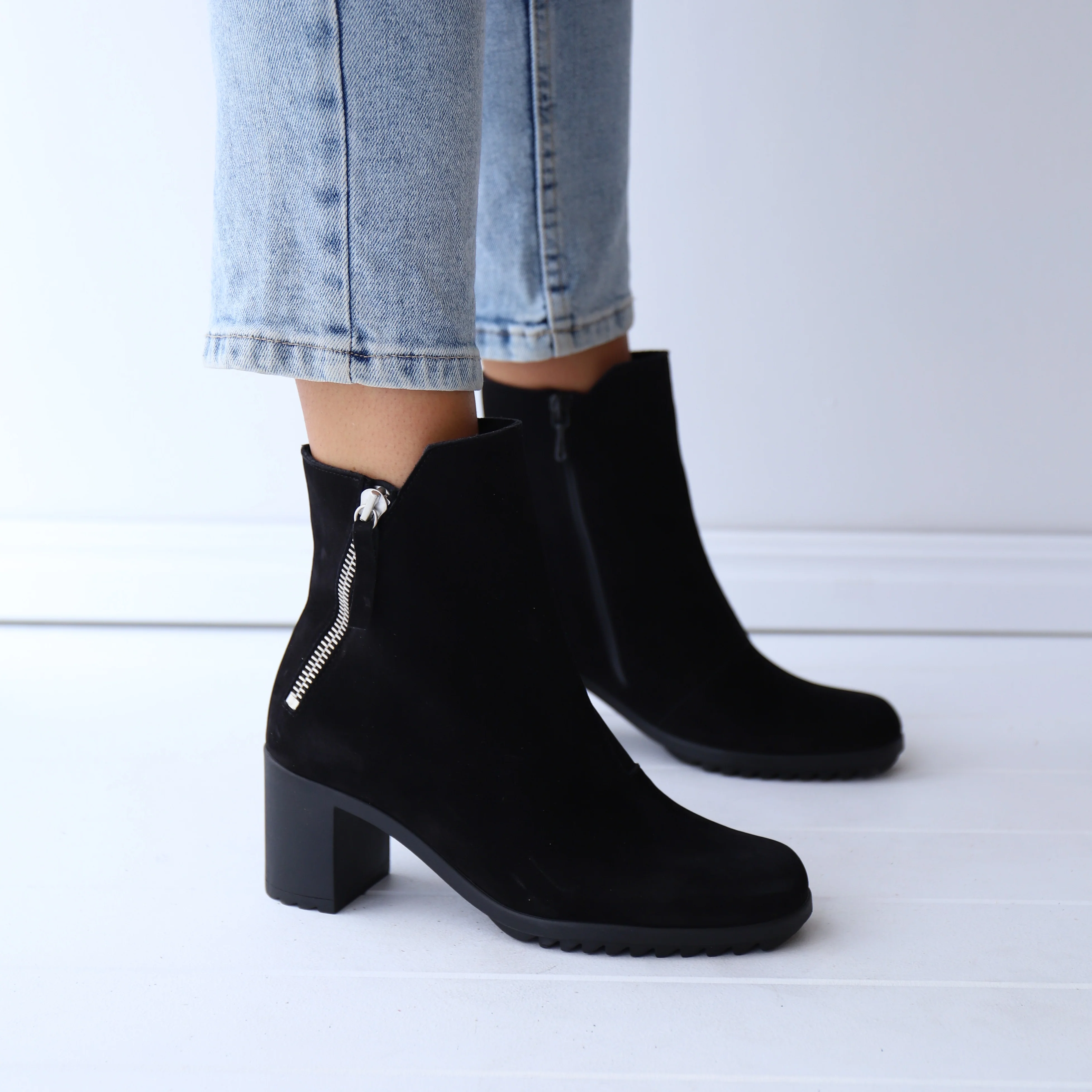 SHELBA Black Nubuck - Image 5